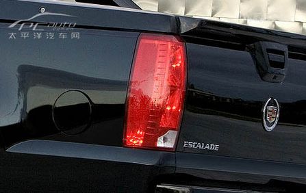 P Escalade EXT DƬ D 